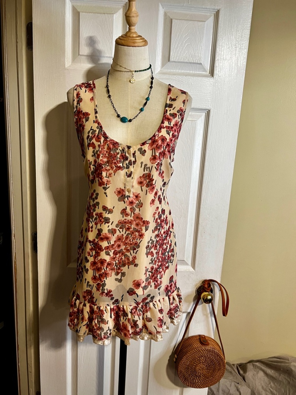 Changes Boutique Wms Antique Floral Sheer Lace‎ Trim Asymmetric Mini Dress 14